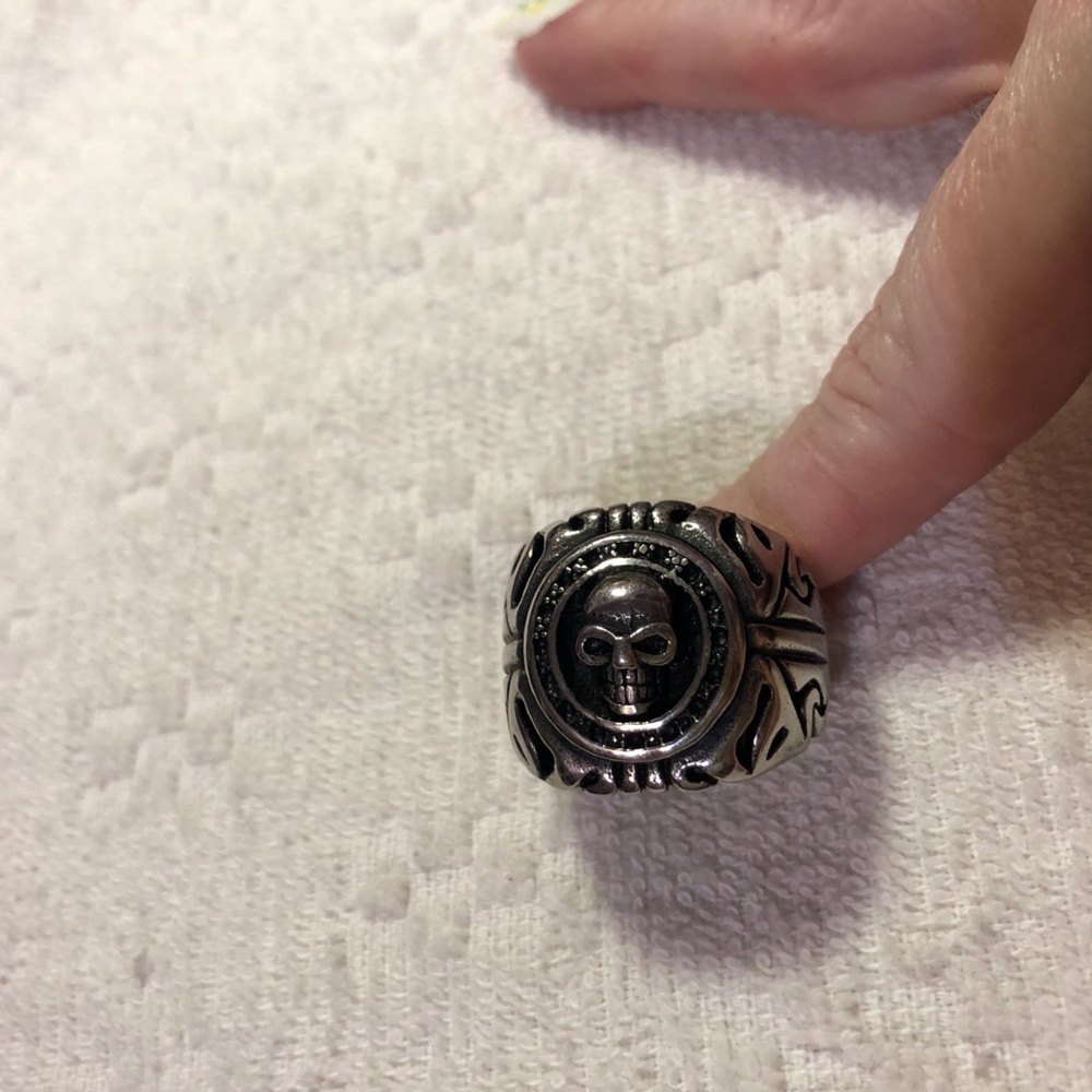 Stainless steel men’s filigree skull signet biker statement ring Spikes brand